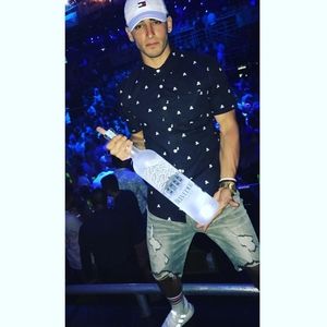 Meet your Posher, Sebastian